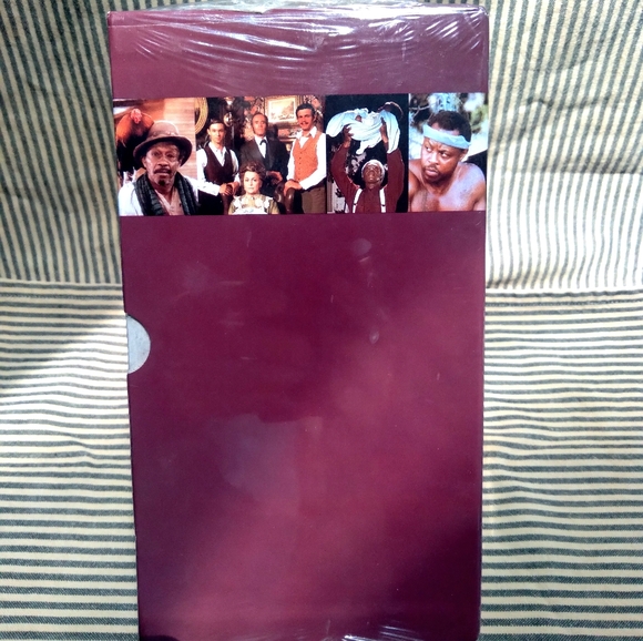 ROOTS: The Next Generation VHS Boxed Set (7 tapes). - Picture 7 of 10